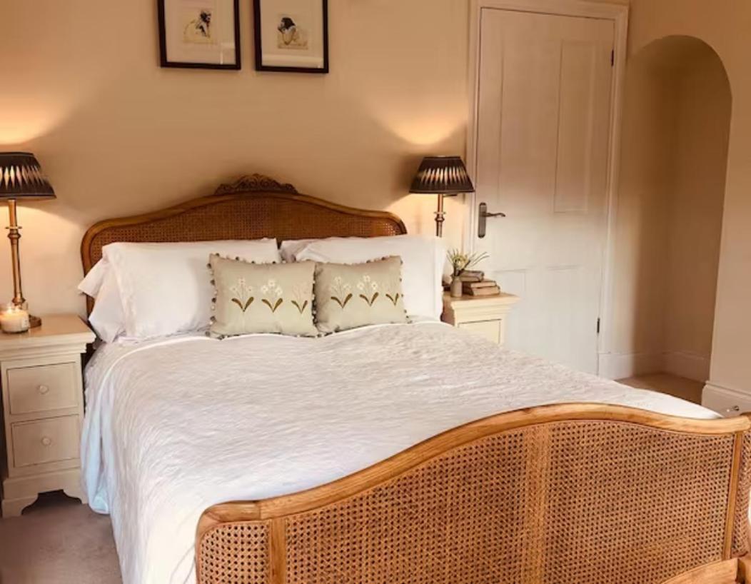 Pass The Keys Old Beams Luxury Style & Comfort In Town Centre Bakewell Εξωτερικό φωτογραφία