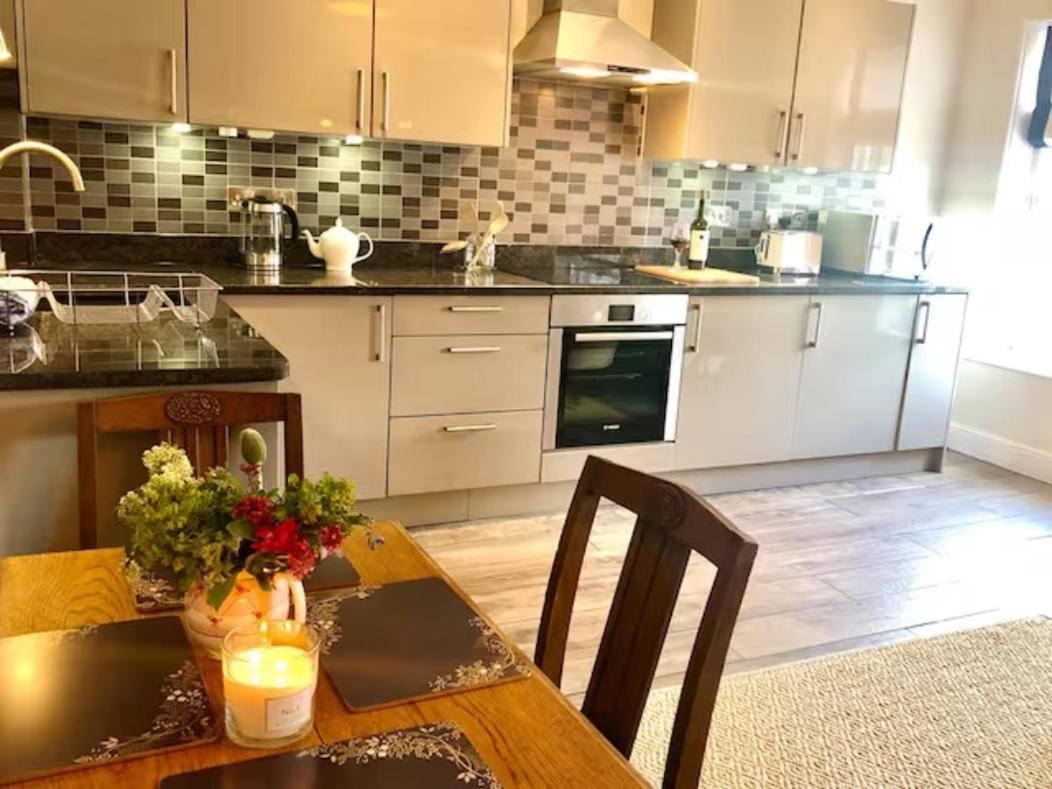 Pass The Keys Old Beams Luxury Style & Comfort In Town Centre Bakewell Εξωτερικό φωτογραφία